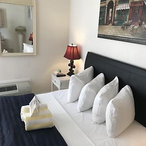 Standard Room 25 Men Only